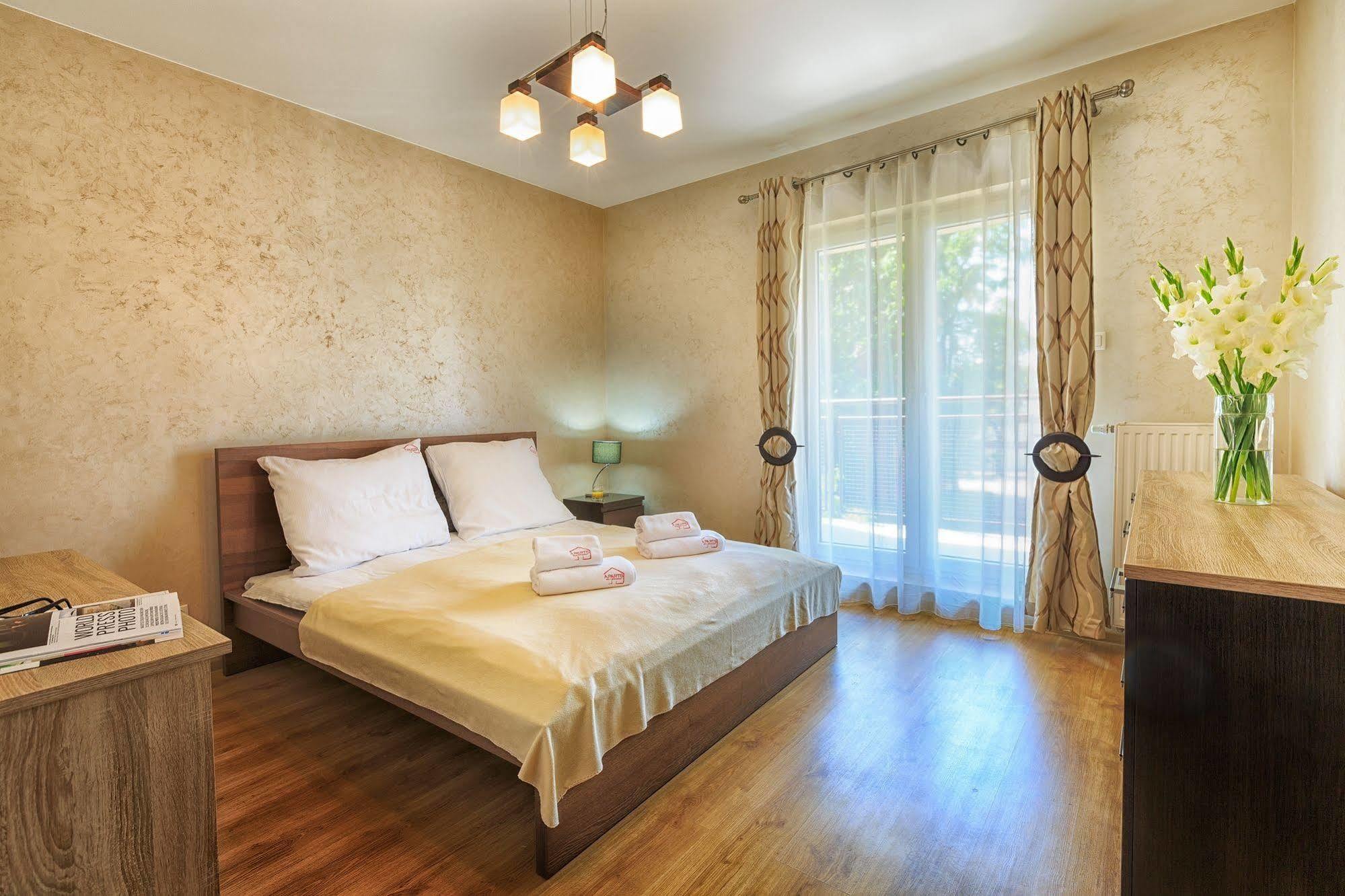 Apartamenty Aparts Łódź Esterno foto